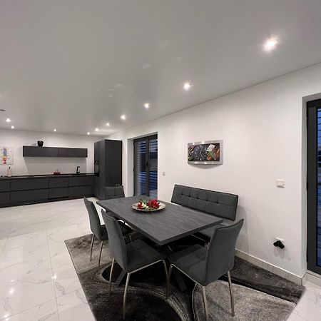 Penthouse M1 Apartment Нойнкирхен Екстериор снимка
