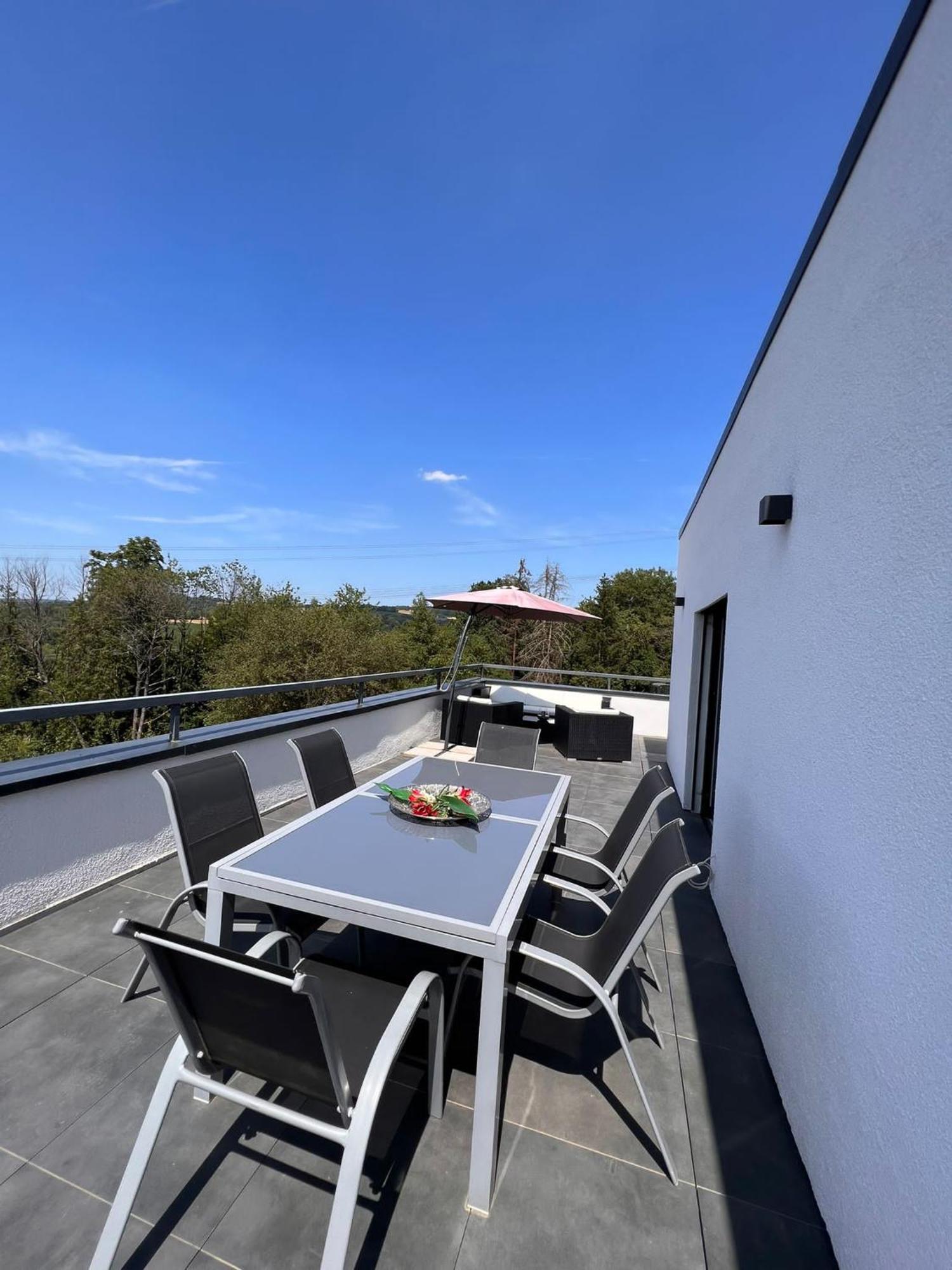 Penthouse M1 Apartment Нойнкирхен Екстериор снимка