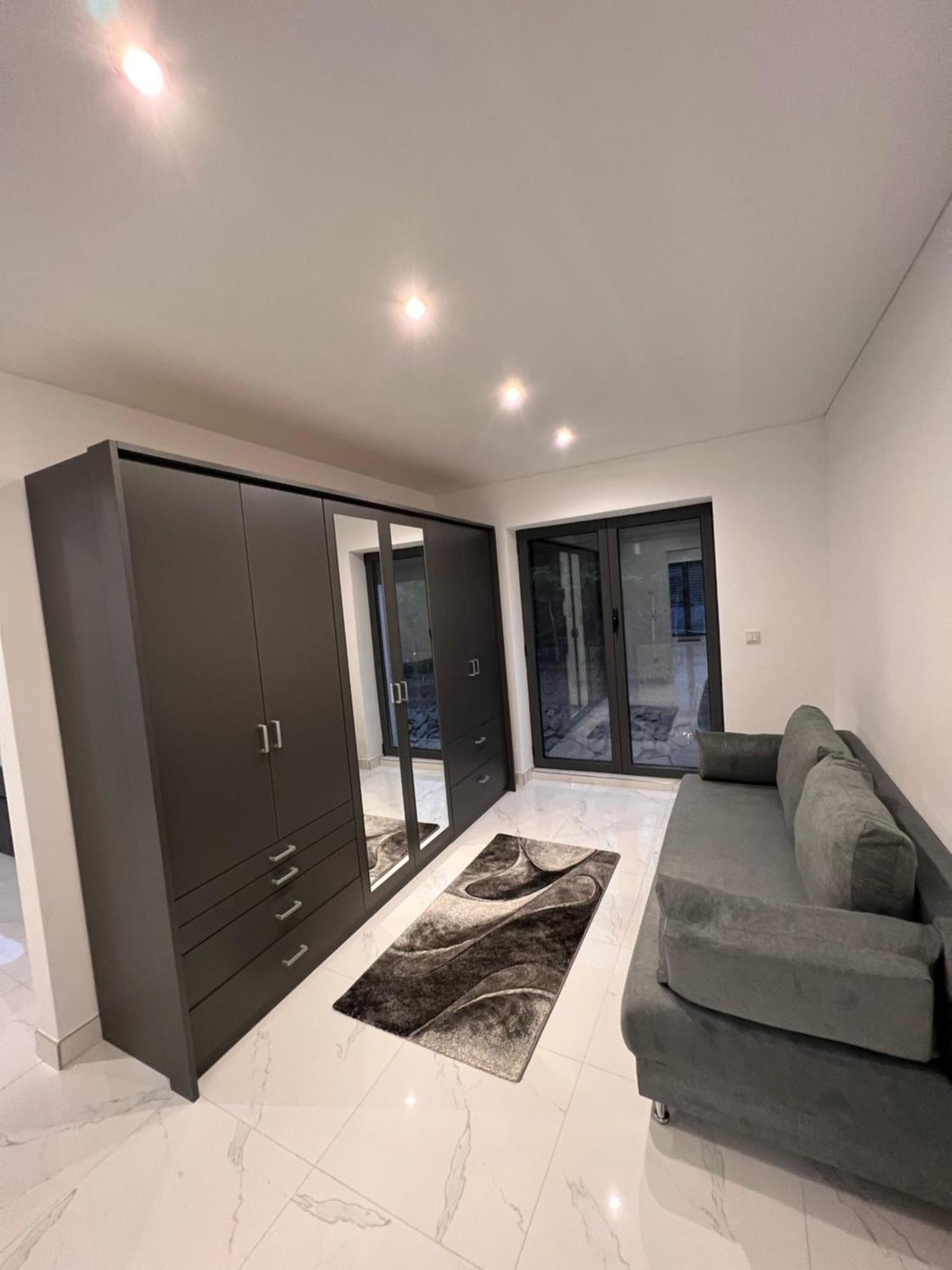 Penthouse M1 Apartment Нойнкирхен Екстериор снимка
